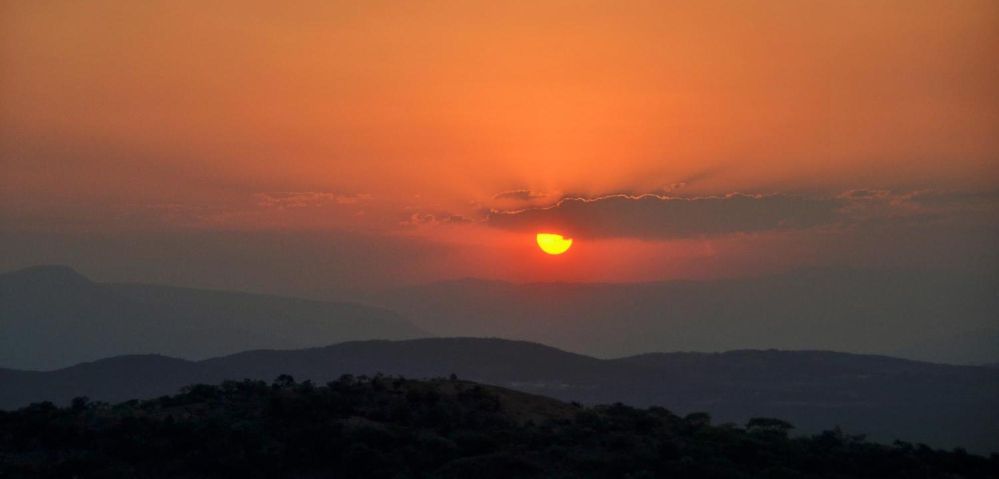 Ebundu Lodge Уайт-Ривер Экстерьер фото